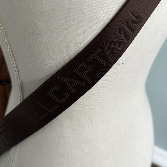 Bull Captain genuine leather caramel sling bag w/tons of pockets, adjustable - Picture 5 of 9